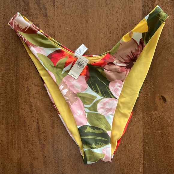 Aerie Hawaiian Tropical Print Super High-Cut Cheeky Brazilian Bikini Bottom - Picture 4 of 4